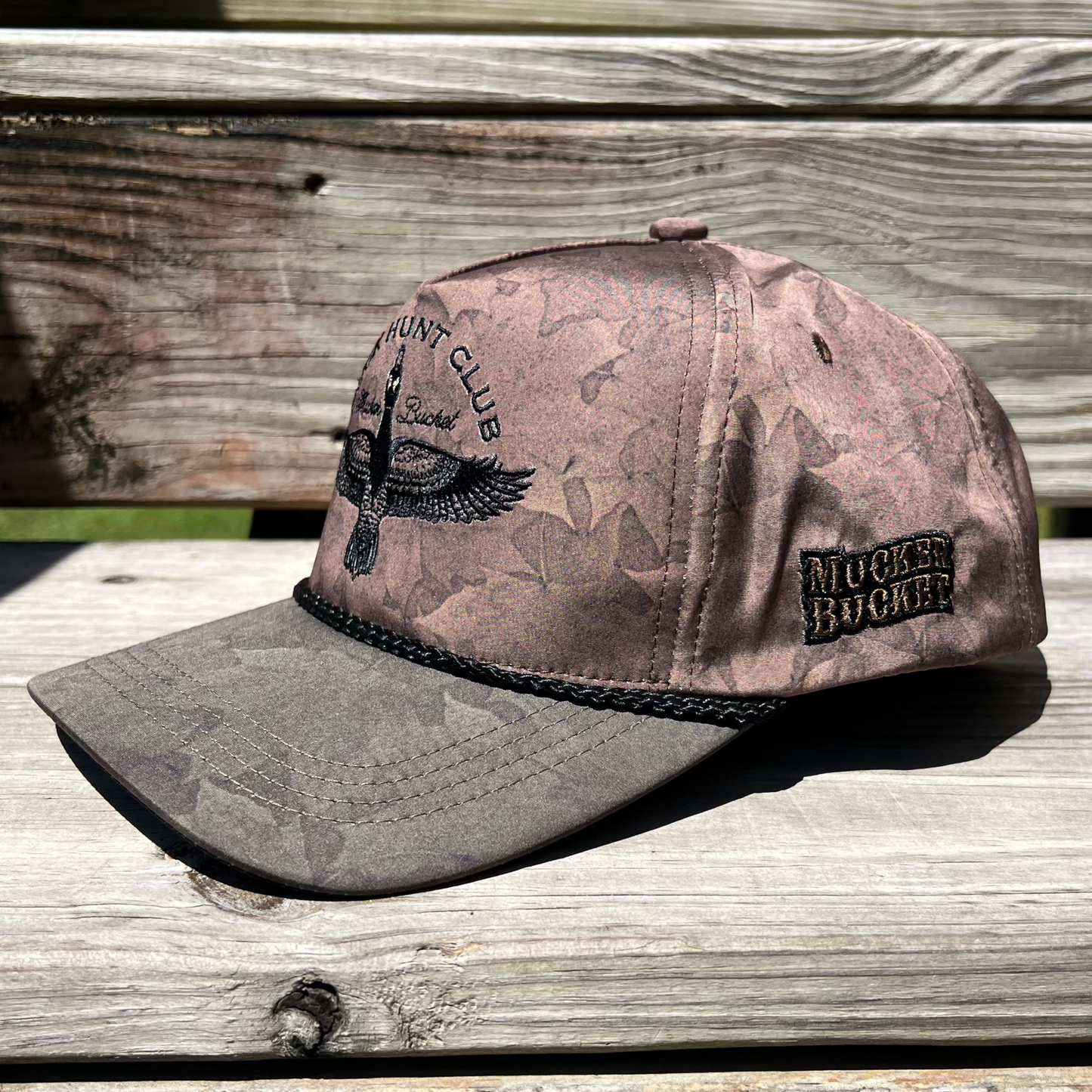 Duck Hunt Club Swamp Leaf Bucket