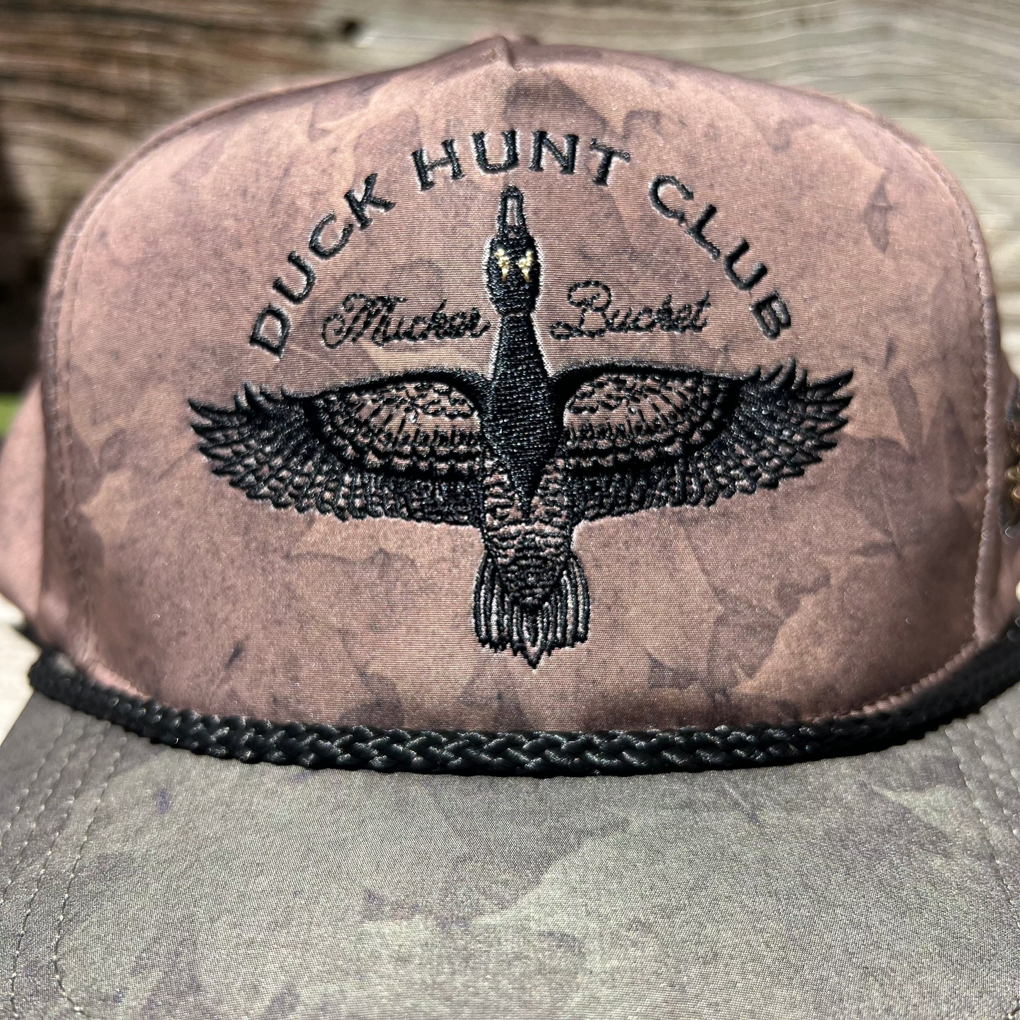Duck Hunt Club Swamp Leaf Bucket